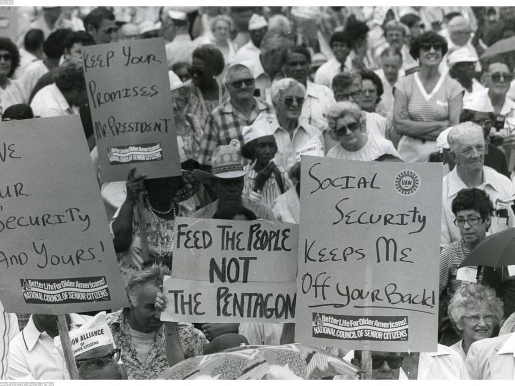 សេវាកម្មសង្គម និងការប្រើប្រាស់វា